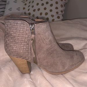 Grey/Taupe booties, women’s size 6.